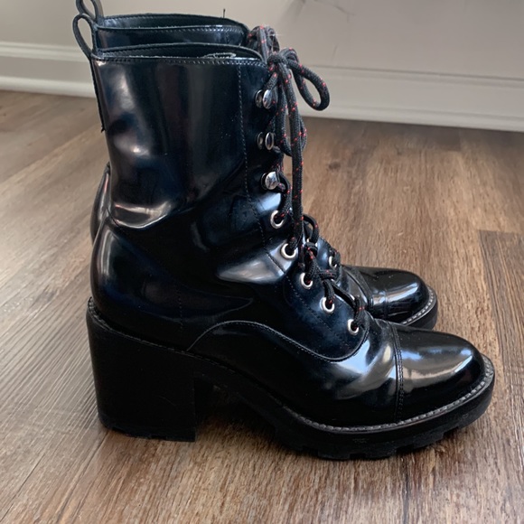 Very good condition patent leather lug sole boots - Picture 4 of 5